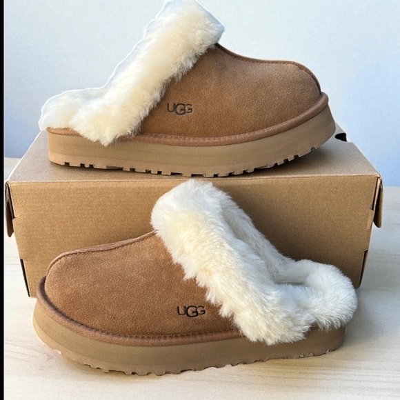 UGG Shoes - UGG Tan and Cream Women's Slippers